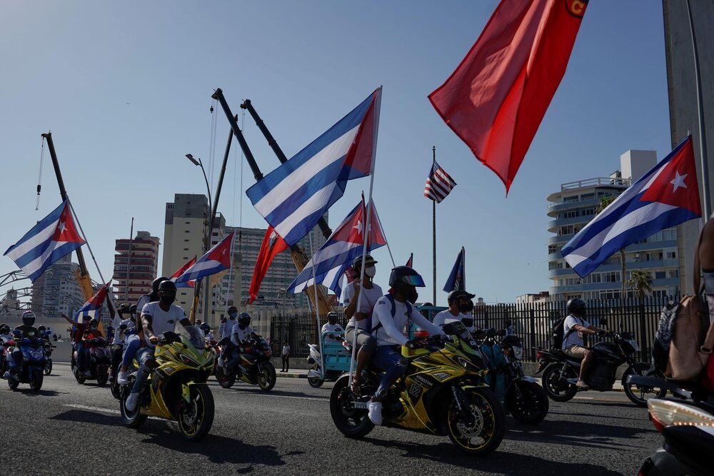 کوبایی‌ها با این روش به تحریم‌های آمریکا اعتراض کردند/عکس