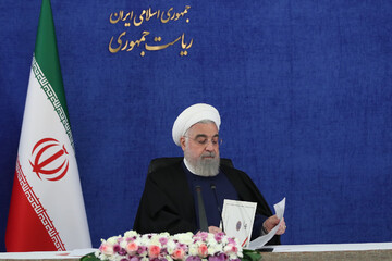 روحانی: مأموریت ارتش ورود به رقابت‌های سیاسی نیست
