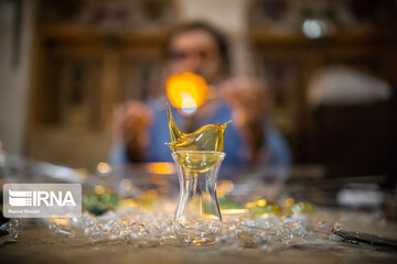 هنر شیشه گری