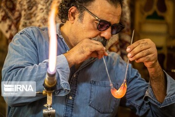 هنر شیشه گری