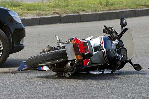 ببینید | تصادف شدید و رعب‌انگیز موتور با ماشین در بزرگراه