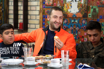 بازیگران سریال «نوروز رنگی» در کافه خبر خبرآنلاین