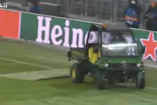 ببینید | تکنولوژی آلمانی‌ها برای از بین بردن برف روی چمن ورزشگاه