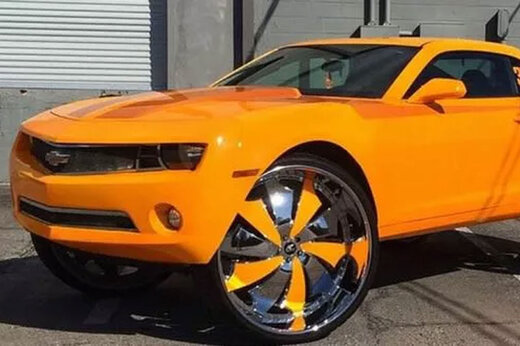 ببینید | شورلت کوروت با چرخ‌های غول پیکر 