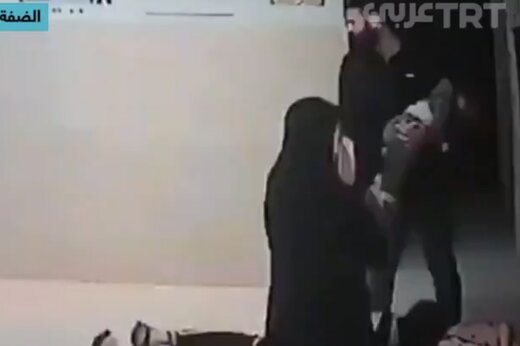 ببینید | ‏نجات یک کودک از خفگی در واپسین لحظات حیاتش 