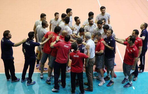 دردسرهای تصمیم ایتالیا برای والیبال ایران/ در انتظار تصمیم الکنو