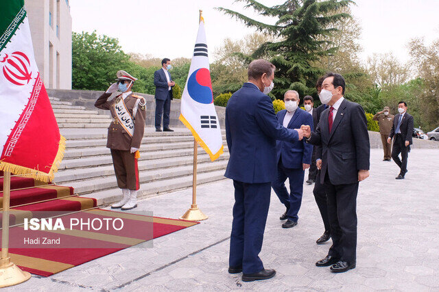 استقبال جهانگیری از نخست وزیر کره جنوبی + عکس
