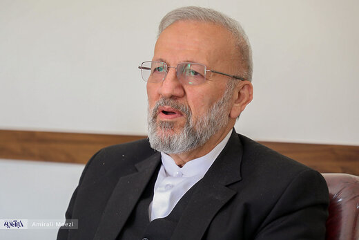کاندیداتوری ابراهیم رئیسی در انتخابات ۱۴۰۰ قوت گرفت /ضرغامی به شورای وحدت پشت کرد