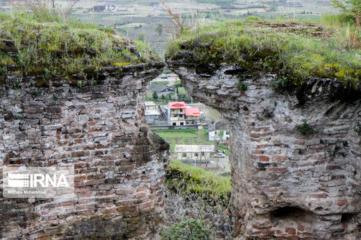قلعه تاریخی لیسار، از یاد رفته ای هزار ساله‎