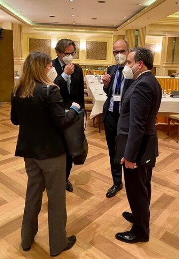 گفت‌وگوی عراقچی با نمایندگان تروئیکای اروپایی در حاشیه نشست وین
