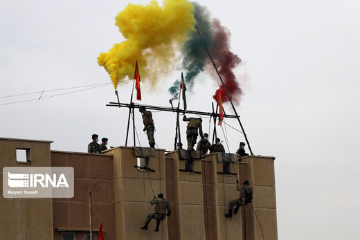 مراسم رژه به مناسبت روز ارتش جمهوری اسلامی ایران در تبریز