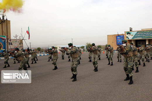 مراسم رژه به مناسبت روز ارتش جمهوری اسلامی ایران در تبریز