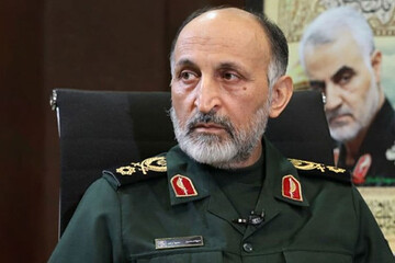 تصویری از سردار حجازی در کنار رهبر انقلاب