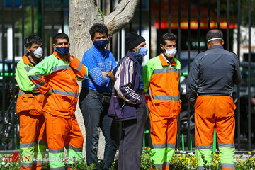 تذکر عضو شورا به شهردار تهران: چرا حقوق و عیدی کارگران پیمانکاری پرداخت نشده است؟