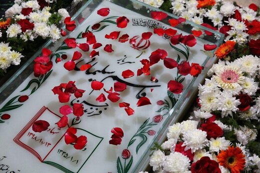 جمع‌خوانی قرآن کریم از جوار مرقد مطهر حاج قاسم 