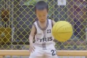 ببینید | وقتی تمام توپ‌های بسکتبالیست 3 ساله چینی گل می‌شود