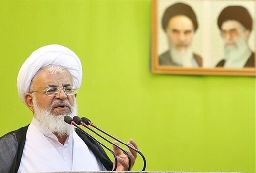 رهبری برای جلوگیری از توطئه دشمن پذیرفت که با آمریکا مذاکره شود/ فضای مجازی امروز به سمت خصلت‌های حیوانی حرکت می‌کند