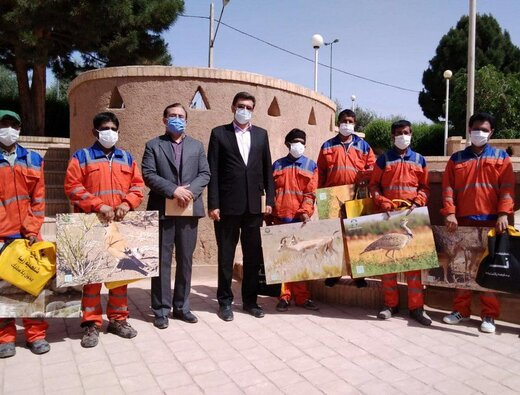 آیین تجلیل از پاکبانان به مناسبت روز زمین پاک