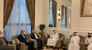 ظريف يجري مباحثات مع وزير خارجية قطر
