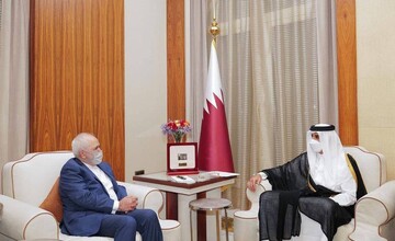 Zarif meets Emir of Qatar