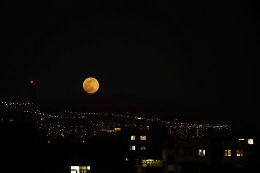 پدیده ابرماه در تهران