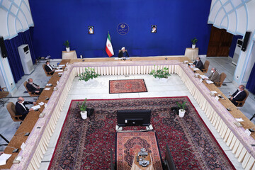 روحانی: کارگران ایران اجازه بهره‌برداری سیاسی را به معاندان نخواهند داد