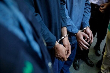 مأموران قلابی به بهانه بازداشت سارق فراری دست به سرقت زدند

