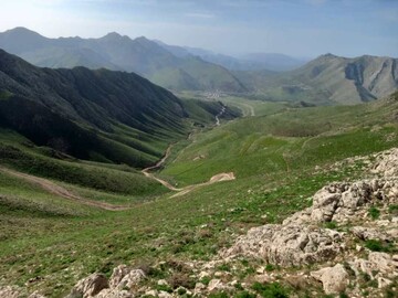 "پیرروستم" منطقه ای سرسبز برای ییلاق و قشلاق مردم هورامان تخت