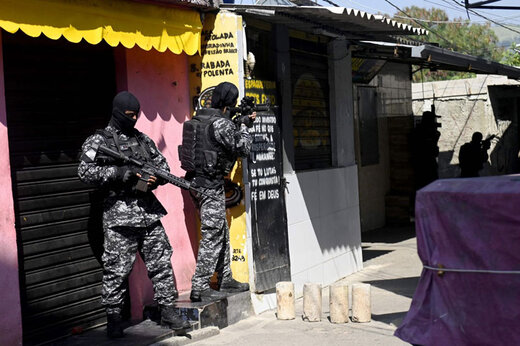 ببینید | درگیری پلیس فدرال برزیل با قاچاقچیان مواد مخدر 
