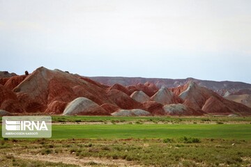 کوه‌های رنگین کمانی