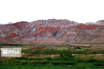 کوه‌های رنگین کمانی