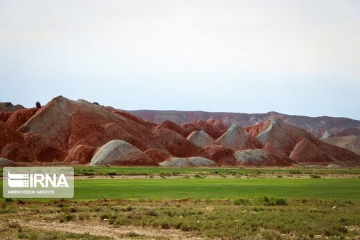 کوه‌های رنگین کمانی