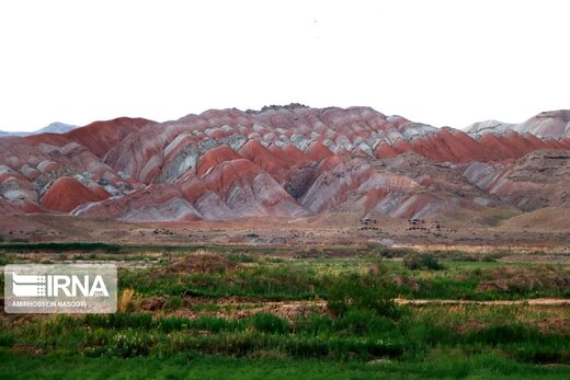 کوه‌های رنگین کمانی