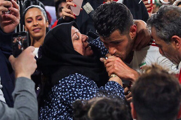 تصاویر | به مناسبت روز جهانی مادر؛ سلبریتی‌ها در کنار مادرشان