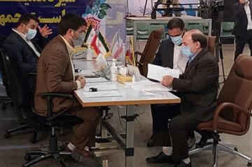 با احمدی نژاد مشورت نکرده ام /۶۴ برنامه برای دولت آینده دارم / فعلا ستاد انتخاباتی ندارم