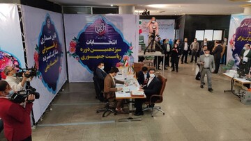 سعید محمد: دور زدن تحریم ها را بلدم /شأن رهبری بالاتر از آن است که به کسی اذن کاندیداتوری بدهند /اعتماد را به بورس برمی گردانم