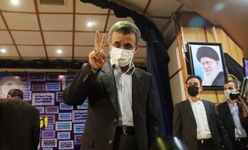 احمدی‌نژاد فریاد می‌زند من را دستگیر کنید