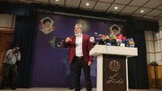 احمدی نژاد جدید با کت قرمز کاندیدای ریاست جمهوری شد/ می خواهم وزیر شادی داشته باشم /از میرحسین و خاتمی استفاده می کنم +عکس