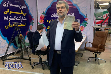 فریدون عباسی