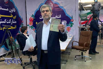 تصاویر | فریدون عباسی در انتخابات ریاست جمهوری ثبت نام کرد