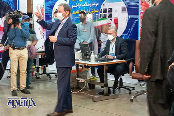 ببینید | لحظه ثبت نام اسحاق جهانگیری در انتخابات ریاست جمهوری