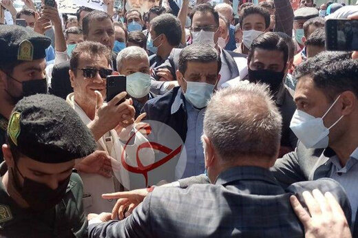 ببینید | درگیری طرفداران ضرغامی با نیروهای انتظامی هنگام ورود وی به وزارت کشور