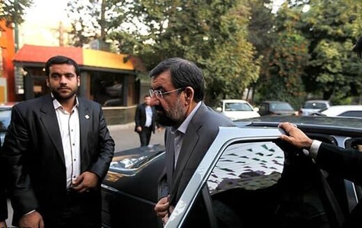 حضور  محسن رضایی در ستاد انتخابات برای ثبت نام در انتخابات 1400