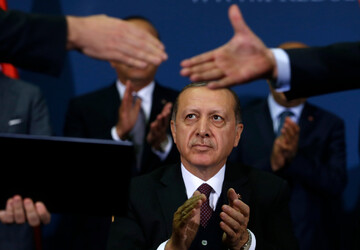 اردوغان با چه هدفی سران عرب را به آغوش کشید؟