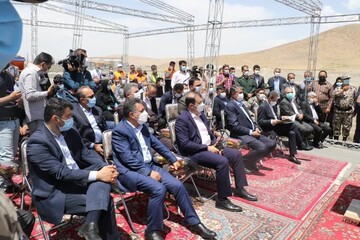 افتتاح ۱۰۳ کیلومتر از کریدور بزرگراهی غرب کشور / فرودگاه ارومیه مجهز به سامانه کمک ناوبری شد