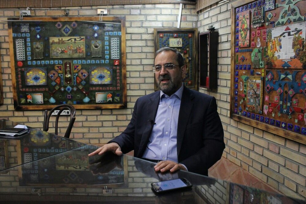 نه شبیه احمدی نژادم نه آیت الله هاشمی / با پول که نمی توان رأی خرید