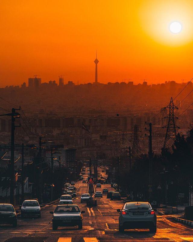 عکس | ثبت لحظه‌ای دیدنی از غروب آفتاب در تهران