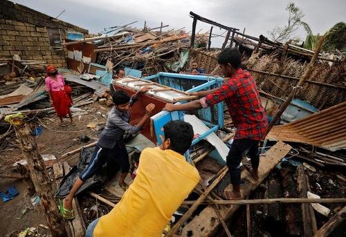 خسارت های توفان در شهر بمبئی و ایالت گجرات هند