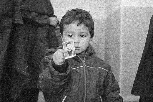 ببینید | در جست‌وجوی پدر/ روایت عکسی ثبت شده از «جاسم غضبان‌پور» از ردِ جنگ