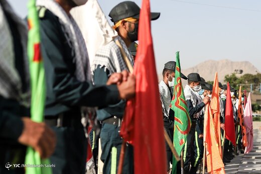 غبارروبی مزار شهدا در سالروز آزادی خرمشهر